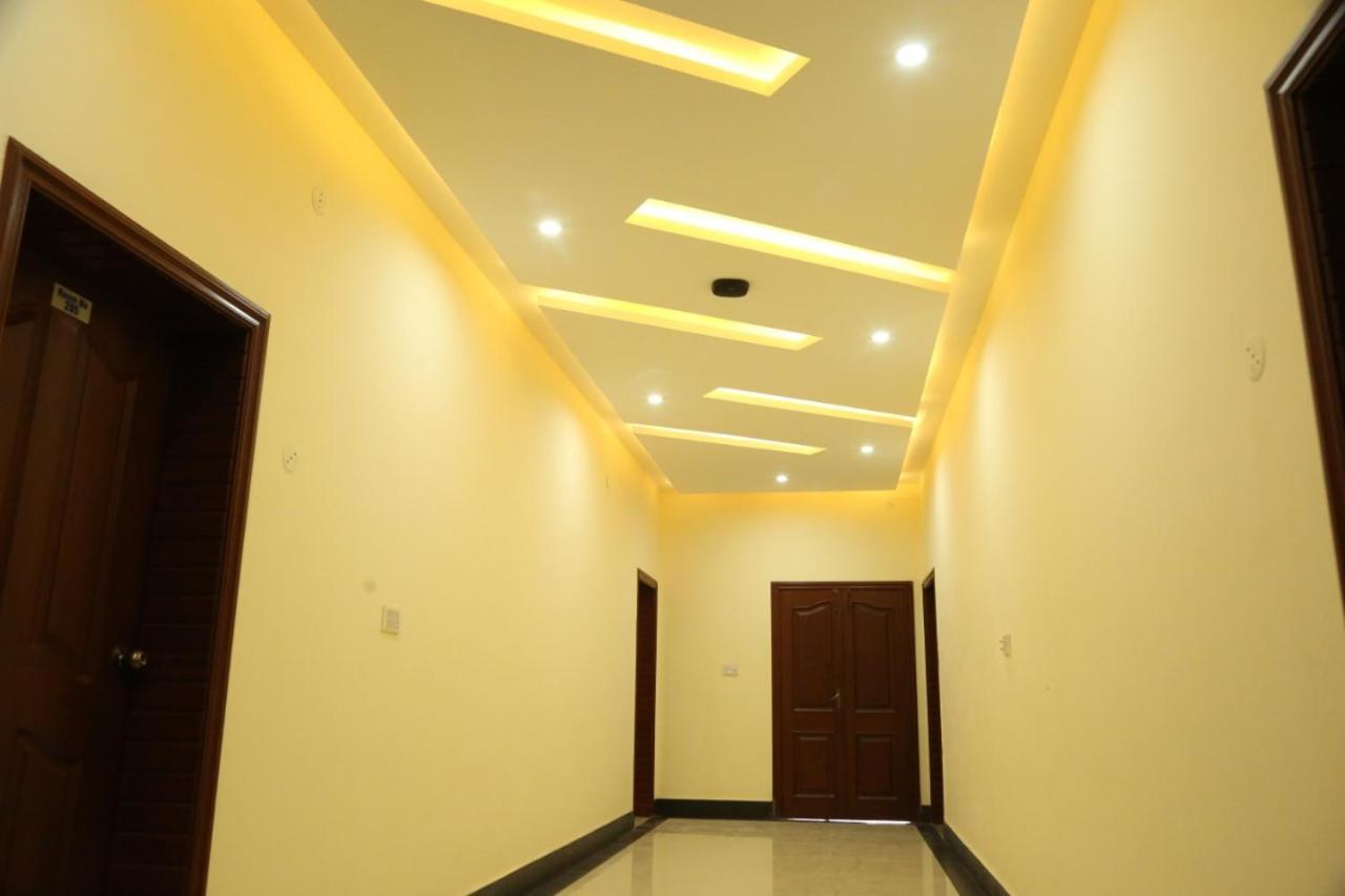 Hotel Pak Continental Multan Exterior foto