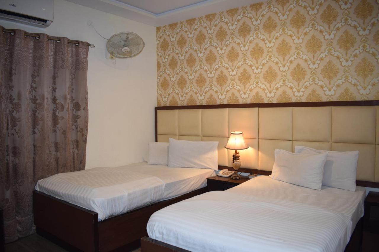 Hotel Pak Continental Multan Exterior foto