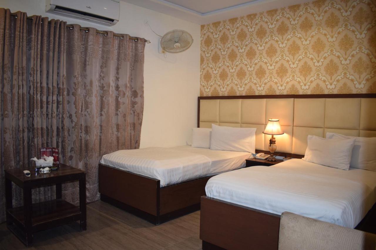 Hotel Pak Continental Multan Exterior foto