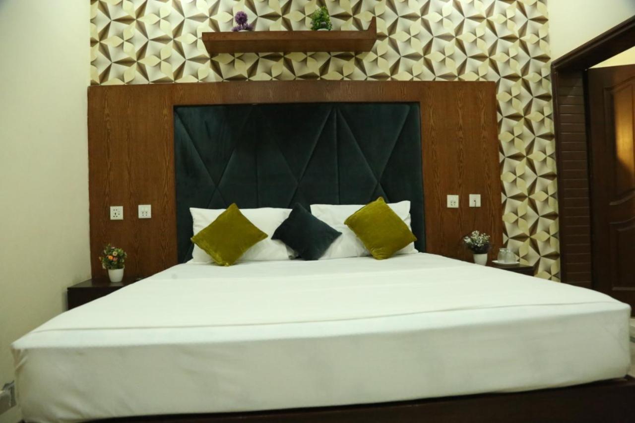 Hotel Pak Continental Multan Exterior foto