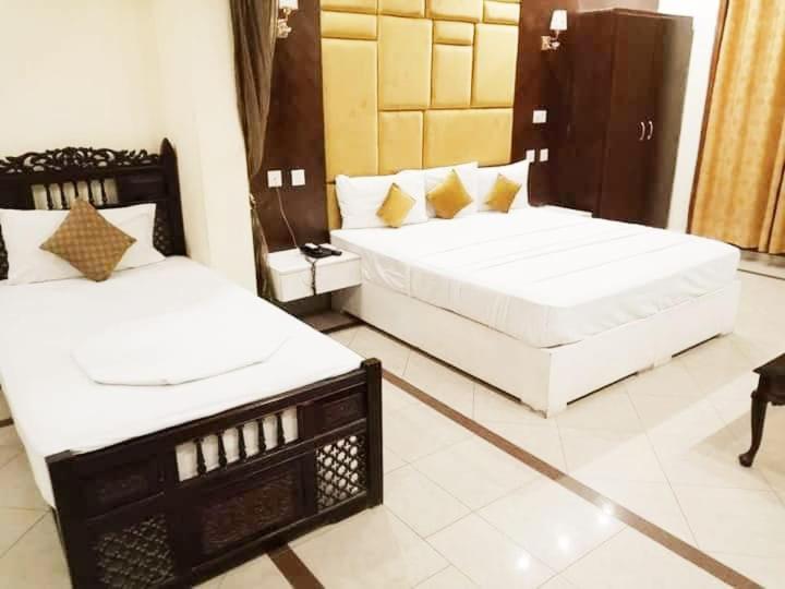 Hotel Pak Continental Multan Exterior foto