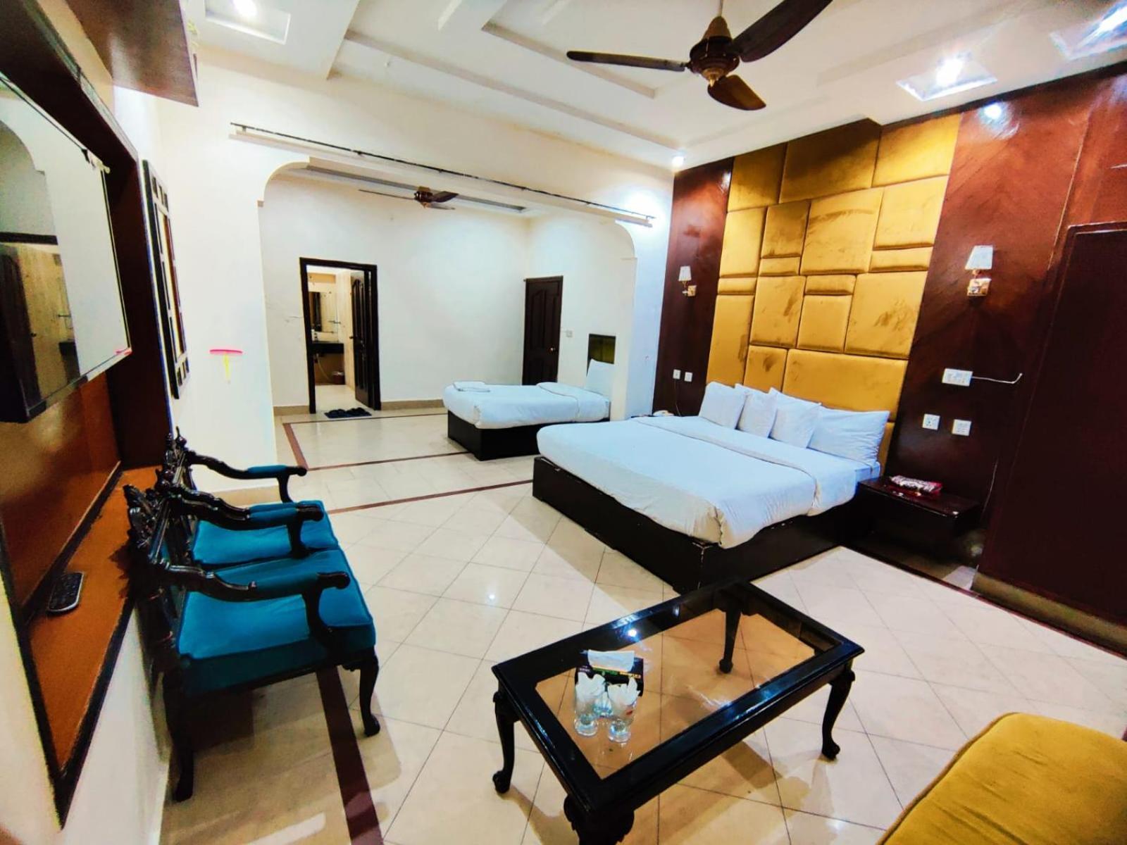 Hotel Pak Continental Multan Exterior foto