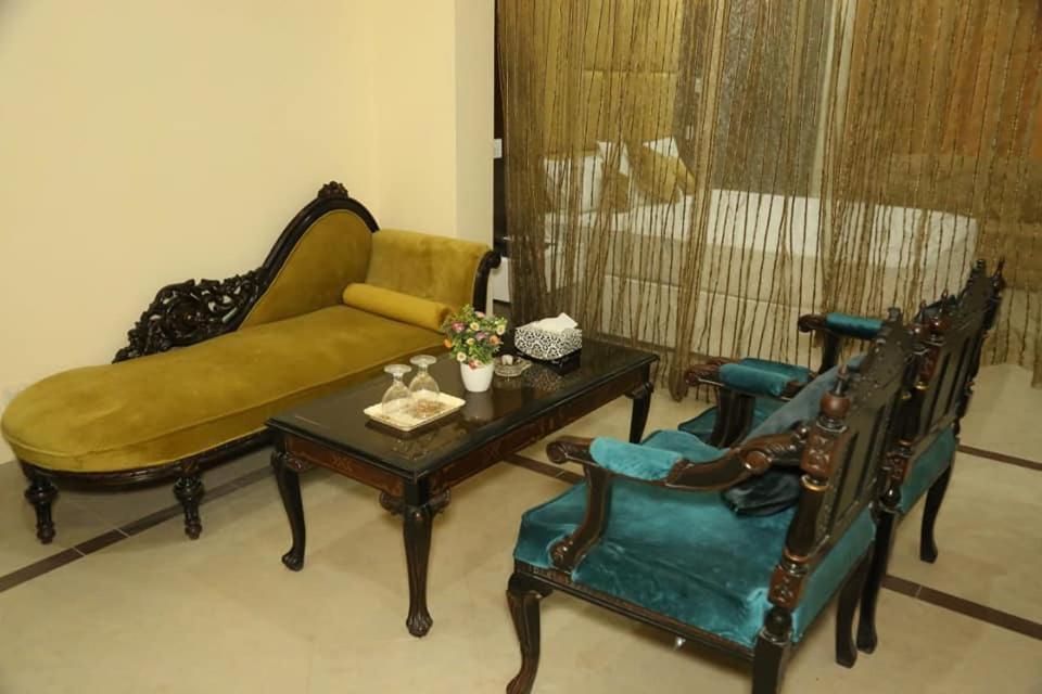 Hotel Pak Continental Multan Exterior foto